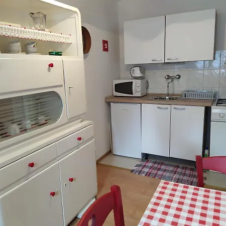 Studio-apartman Karolina Apartment *